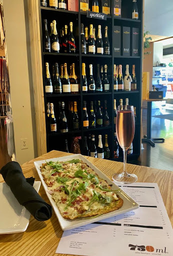 Wine Bar «750ml Wines», reviews and photos, 2287 W Market St, Akron, OH 44313, USA