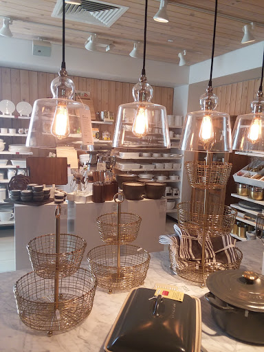 Furniture Store «Crate and Barrel», reviews and photos, 2201 N Westshore Blvd, Tampa, FL 33607, USA