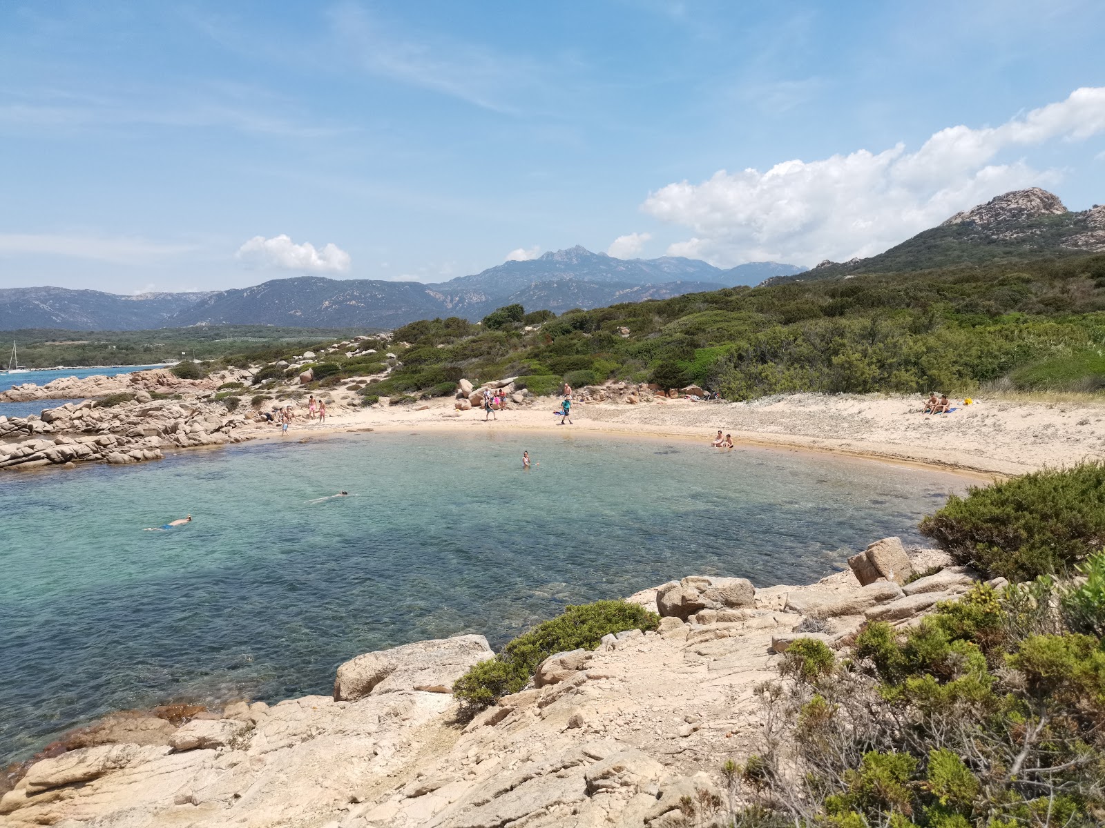 Foto di Plage Hugo con baia piccola