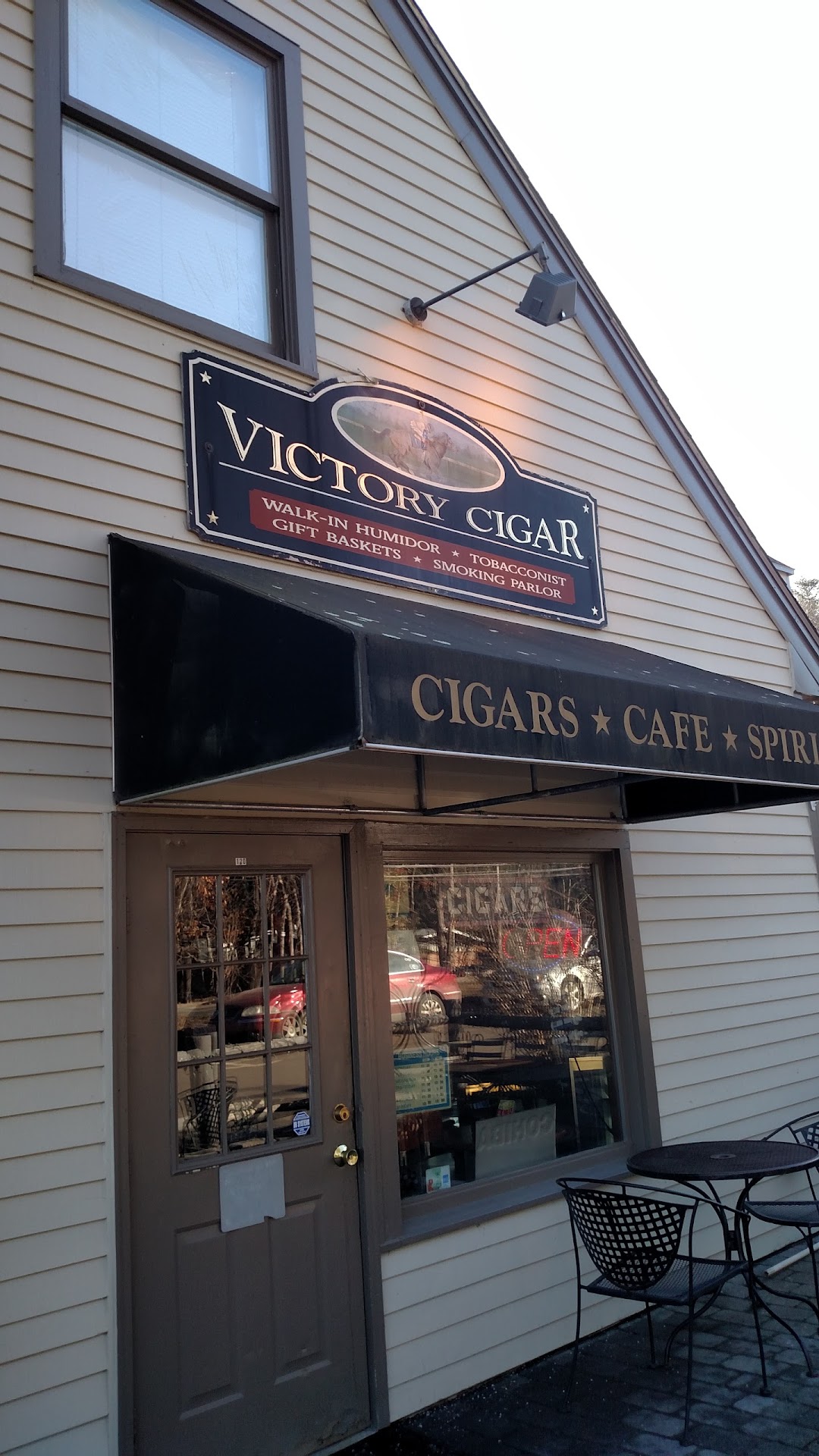 Victory Cigar Bar