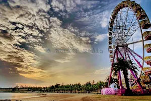 Giant Sky Wheel image