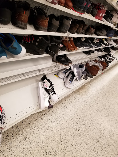 Clothing Store «Ross Dress for Less», reviews and photos, 1180 Stafford Market Pl, Stafford, VA 22556, USA