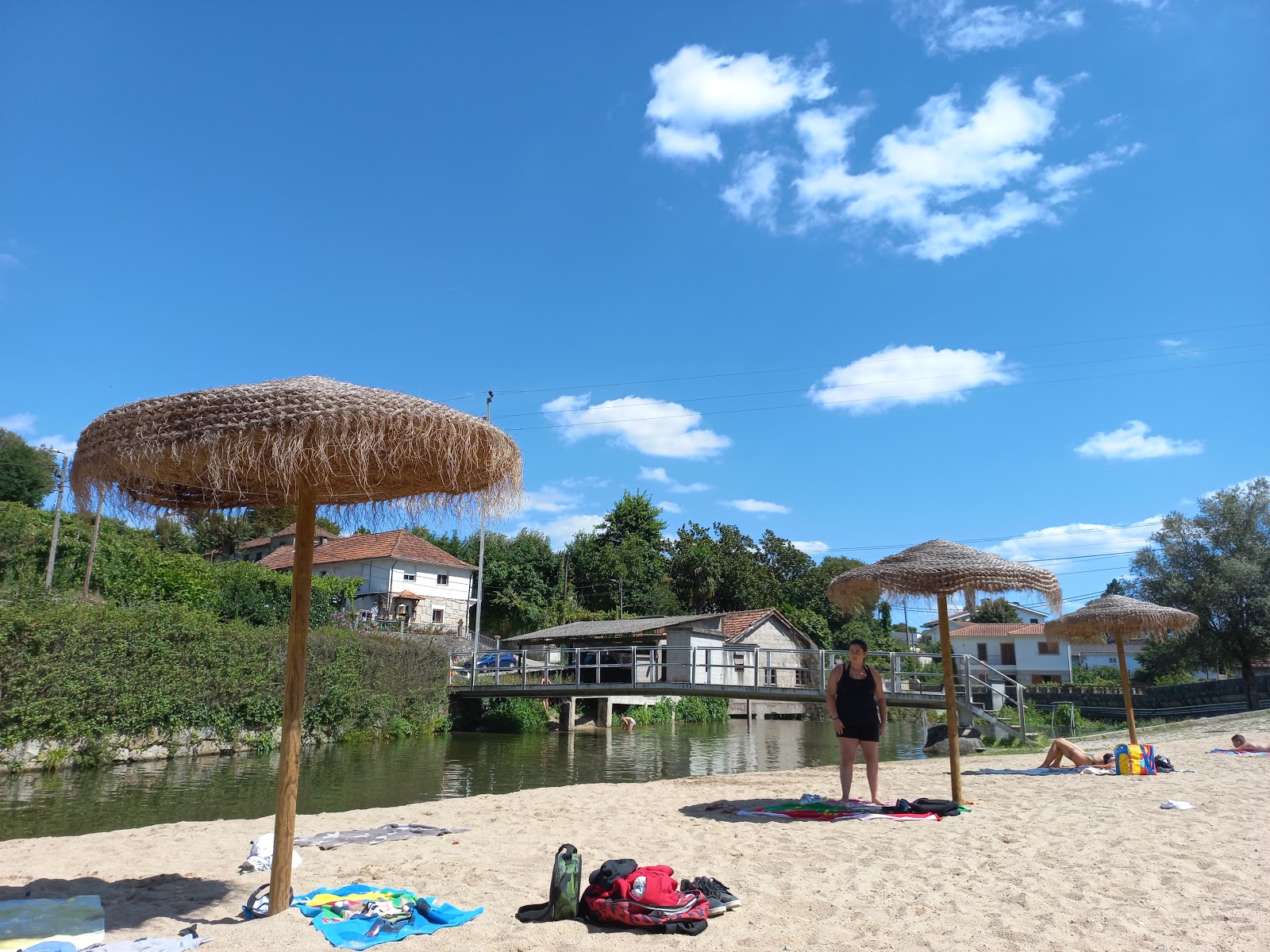 Praia Fluvial de Vila Mea'in fotoğrafı imkanlar alanı