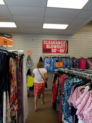 Department Store «Boston Store Clearance Center», reviews and photos, 5659 S 27th St, Milwaukee, WI 53221, USA