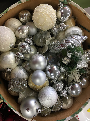 Auction House «RPN Sales & Auction House», reviews and photos, 4451 N Milwaukee Ave, Chicago, IL 60630, USA