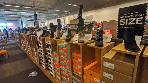 Shoe Store «DSW Designer Shoe Warehouse», reviews and photos, 11500 Burleigh St., Wauwatosa, WI 53222, USA