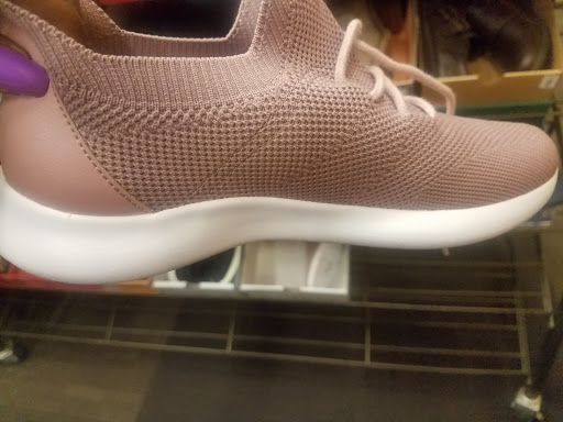 Shoe Store «DSW Designer Shoe Warehouse», reviews and photos, 7321 Lake St, River Forest, IL 60305, USA