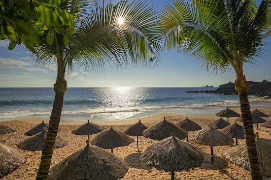 Las Brisas hotel beach