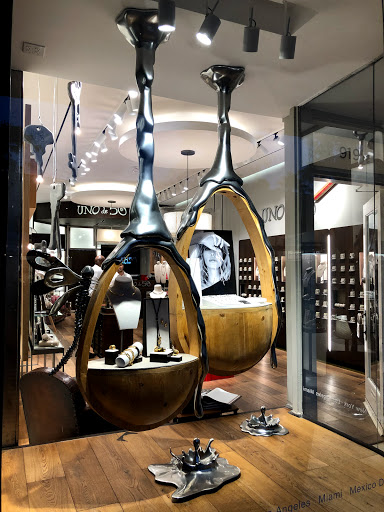Jewelry Store «UNOde50», reviews and photos, 919 Lincoln Rd, Miami Beach, FL 33139, USA