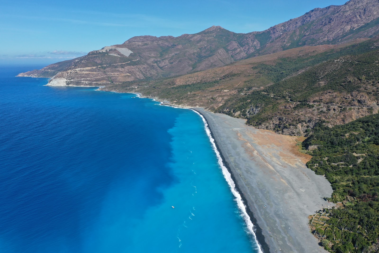 Foto de Playa de Nonza con muy limpio nivel de limpieza