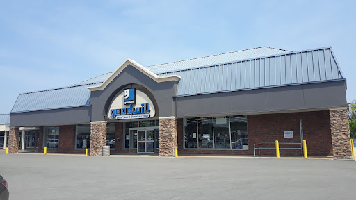 Thrift Store «Goodwill Retail Store of Chesterfield – Clayton & Baxter», reviews and photos, 14808 Clayton Rd, Chesterfield, MO 63017, USA