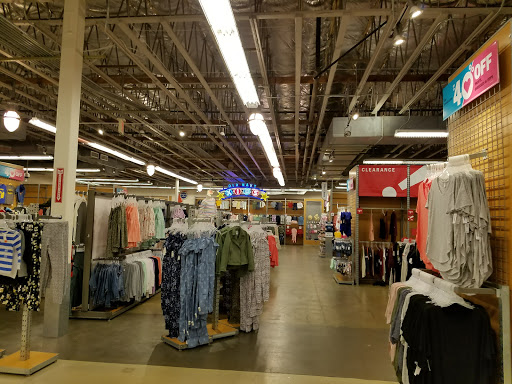 Clothing Store «Old Navy», reviews and photos, 3115 SW Cedar Hills Blvd, Beaverton, OR 97005, USA
