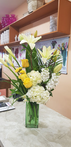 Florist «Canoga Park Florist», reviews and photos, 7144 Owensmouth Ave, Canoga Park, CA 91303, USA