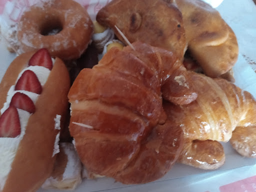 Pastelería y panadería Yoli