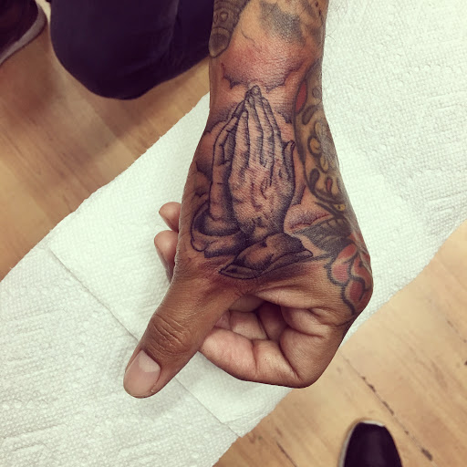 Tattoo Shop «El Clasico Tattoo», reviews and photos, 1610 Sunset Blvd, Los Angeles, CA 90026, USA