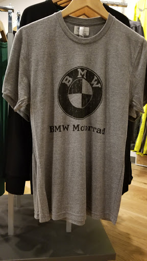BMW Motorcycle Dealer «BMW Motorcycles of Western Oregon», reviews and photos, 12010 SW Garden Pl, Portland, OR 97223, USA