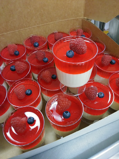 Grocery Store «European Market & Deli 