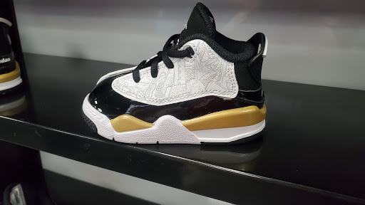 Shoe Store «Shoe Palace», reviews and photos, 7927 Van Nuys Blvd, Panorama City, CA 91402, USA