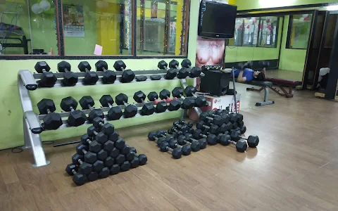 max muscle gym and fitness studio image