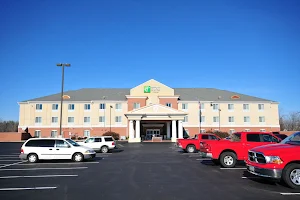 Holiday Inn Express & Suites Urbana-Champaign (U of I Area), an IHG Hotel image