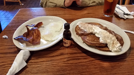 American Restaurant «Cracker Barrel Old Country Store», reviews and photos, 2697 Highwood Blvd, Smyrna, TN 37167, USA