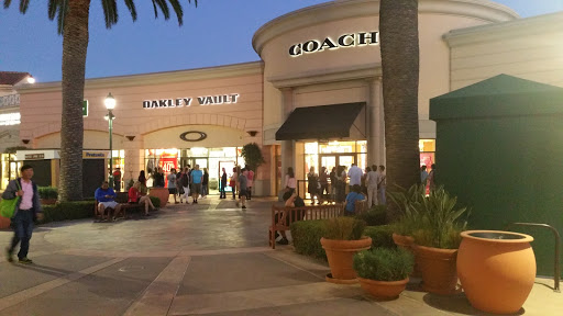 Shopping Mall «Carlsbad Premium Outlets», reviews and photos, 5620 Paseo Del Norte, Carlsbad, CA 92008, USA