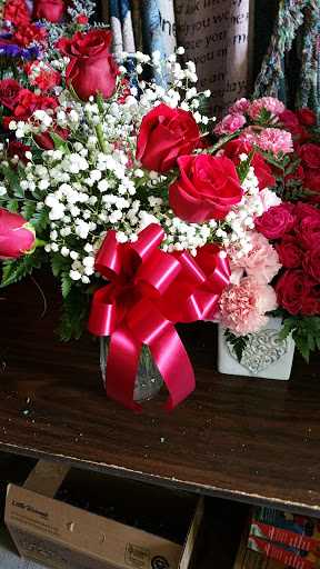 Florist «West End Flower Shop», reviews and photos, 1420 L St, Bedford, IN 47421, USA