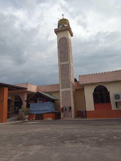 Masjid Jamiul Sharif, Pokok Machang