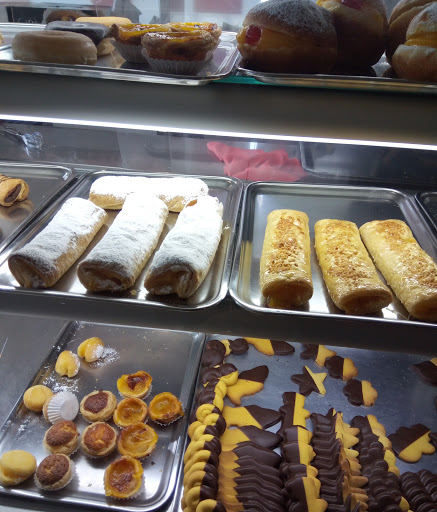 Pastelaria Mouras's - Snacks no Povoa de Varzim, Porto