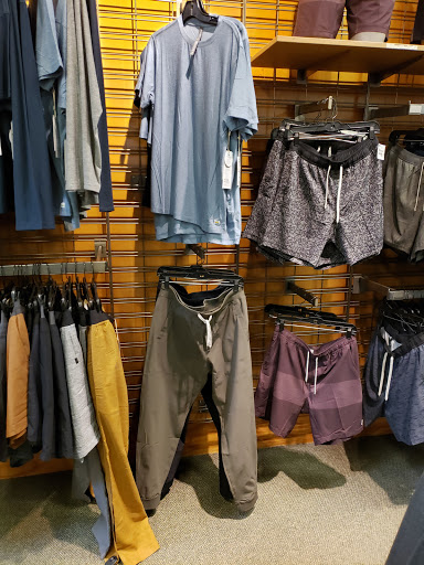 Camping Store «REI», reviews and photos, 200 Ridge Pike #115, Conshohocken, PA 19428, USA