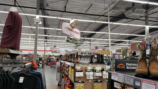 Home Improvement Store «Tractor Supply Co.», reviews and photos, 580 Auto Center Dr, Watsonville, CA 95076, USA