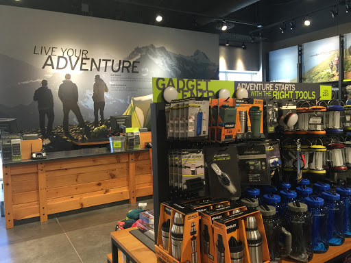 Clothing Store «Eddie Bauer Outlet», reviews and photos, 6800 N 95th Ave #440, Glendale, AZ 85305, USA