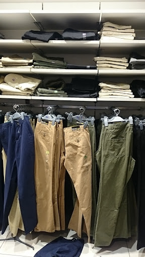 Stores to buy men's pants Mecca