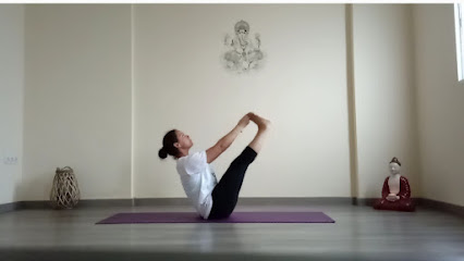 Clases de yoga en sevilla * Cuídate Yoga*