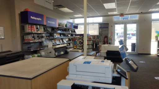 Print Shop «FedEx Office Print & Ship Center», reviews and photos, 2179 NE 163rd St, North Miami Beach, FL 33162, USA