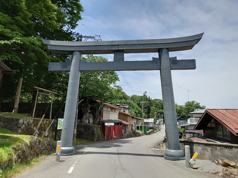 上社本宮 大鳥居(東参道)