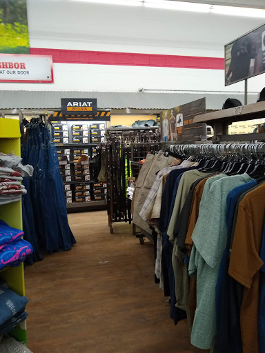 Home Improvement Store «Tractor Supply Co.», reviews and photos, 6015 S Transit Rd, Lockport, NY 14094, USA