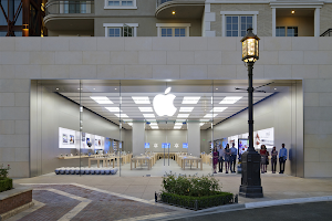 Apple The Americana at Brand image