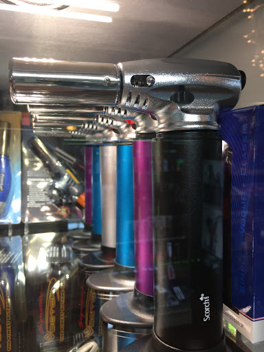 Body Piercing Shop «Vibes Smoke Shop & Piercing», reviews and photos, 1222 El Camino Real, Redwood City, CA 94061, USA