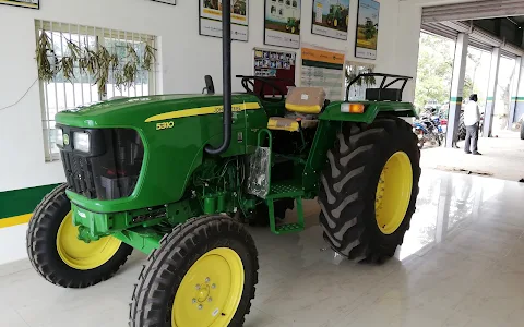 John Deere Tractor image