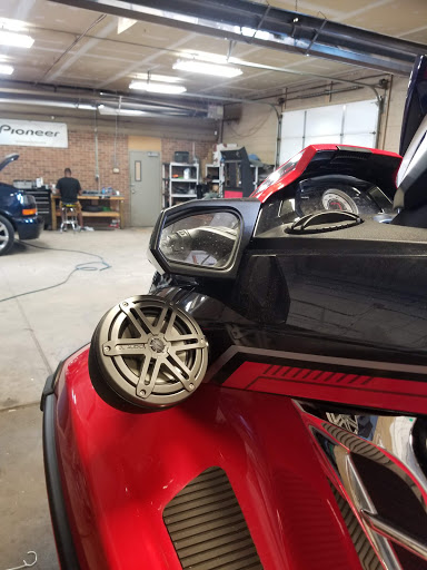 Car Stereo Store «WOW Electronics», reviews and photos, 21165 Gratiot Ave, Eastpointe, MI 48021, USA