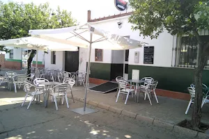 Bar "El Tapeito" Trigueros image