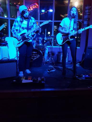 Restaurant «The Gilroy Neighborhood Pub», reviews and photos, 140 University Ave, Clarksville, TN 37040, USA