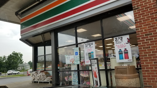 Convenience Store «7-Eleven», reviews and photos, 2000 N Shenandoah Ave, Front Royal, VA 22630, USA