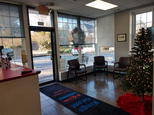 Auto Repair Shop «Kings Grant Exxon Tire & Auto», reviews and photos, 428 N Lynnhaven Rd, Virginia Beach, VA 23452, USA