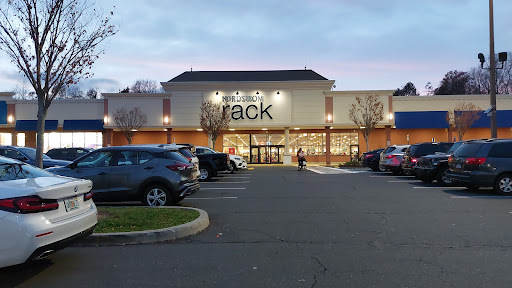 Department Store «Nordstrom Rack West Farm Shopping Center», reviews and photos, 1600 SE Rd, Farmington, CT 06032, USA
