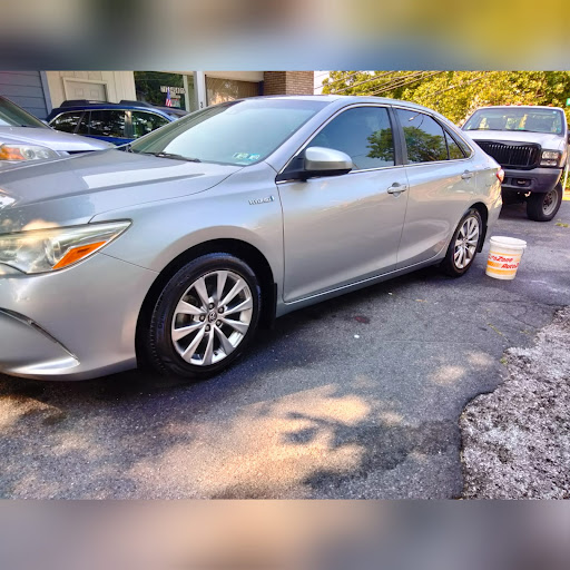 One Hand Wash The Other Car Detailing LLC en Harrisburg