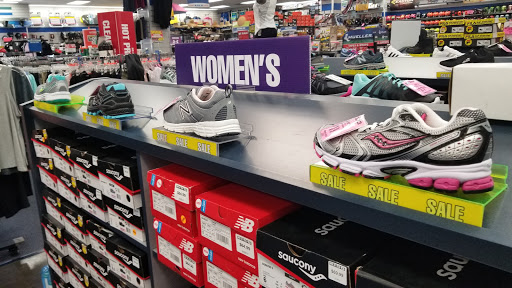 Sporting Goods Store «Big 5 Sporting Goods», reviews and photos, 11975 SW Canyon Rd, Beaverton, OR 97005, USA