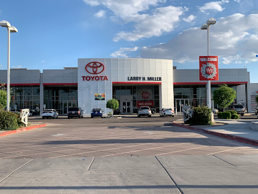 Toyota Dealer «Larry H. Miller Toyota Peoria», reviews and photos, 8633 W Bell Rd, Peoria, AZ 85382, USA