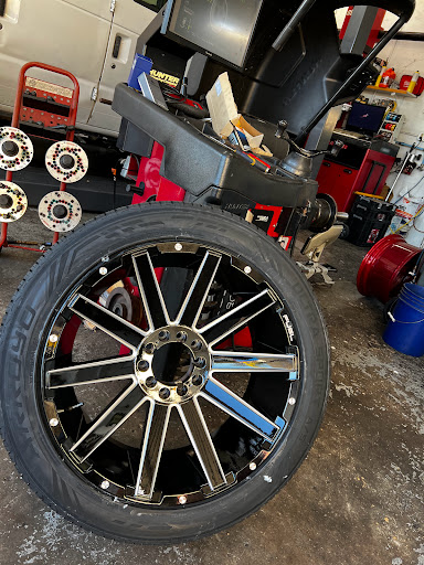 Tire Shop «L & R Tire Shop - Total Car Care», reviews and photos, 6923 W Hillsborough Ave, Tampa, FL 33634, USA